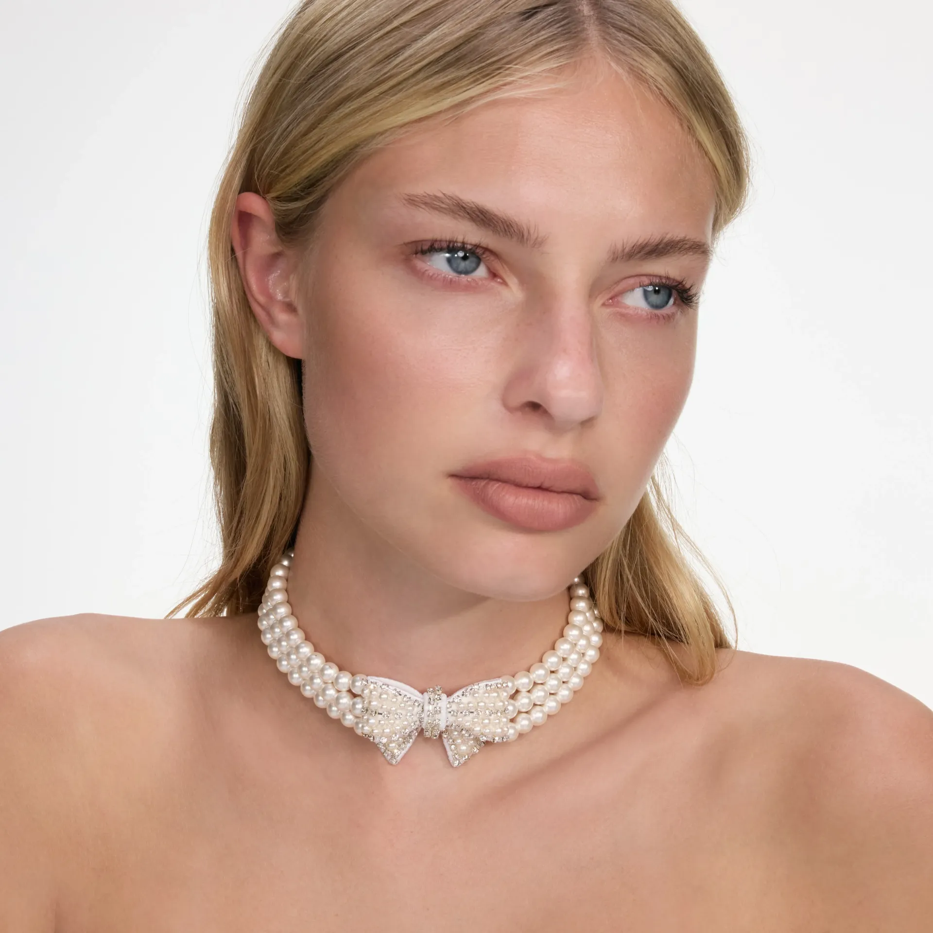 Bow Necklace